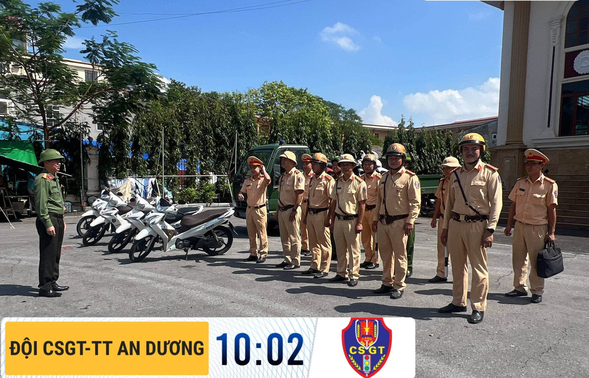 Công an huyện An Dương ra quân thực hiện các biện pháp nhằm đảm bảo TTATGT cho học sinh, sinh viên 